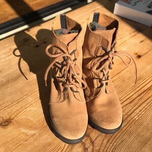 Kids sorel weatherproof wedge boots size 4